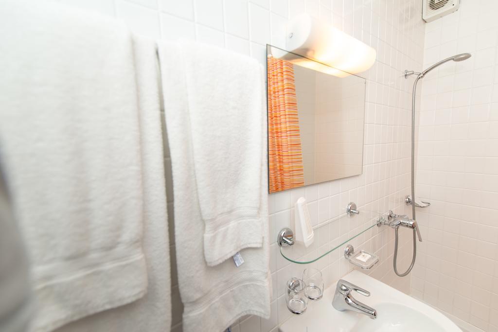 ברוג Hotel Rotes Haus חדר תמונה