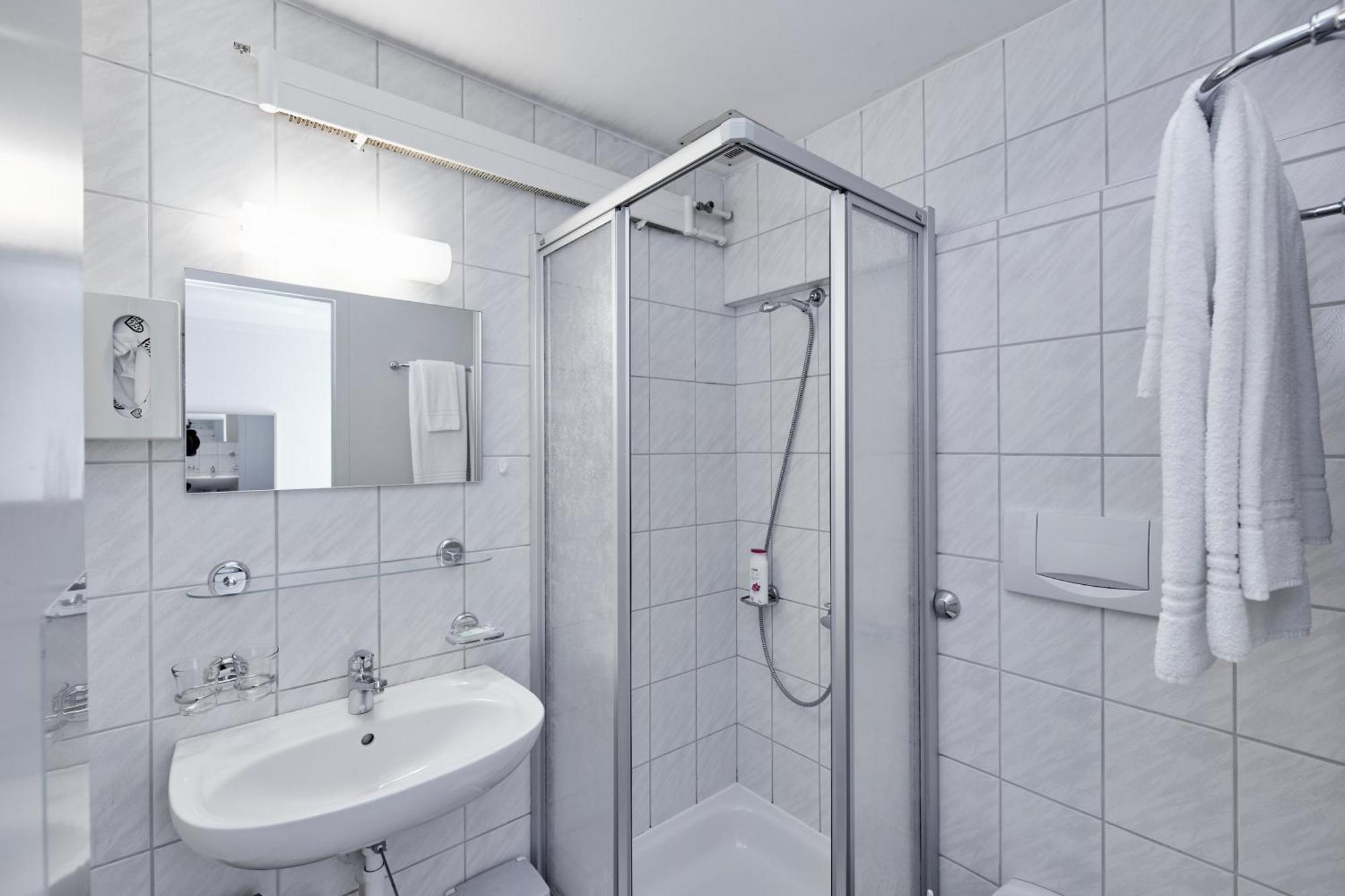 ברוג Hotel Rotes Haus מראה חיצוני תמונה