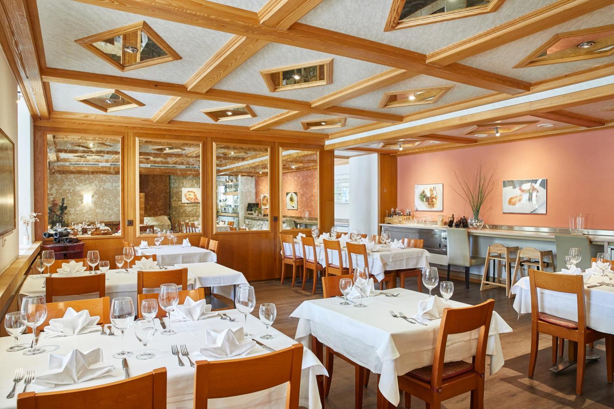 ברוג Hotel Rotes Haus מראה חיצוני תמונה